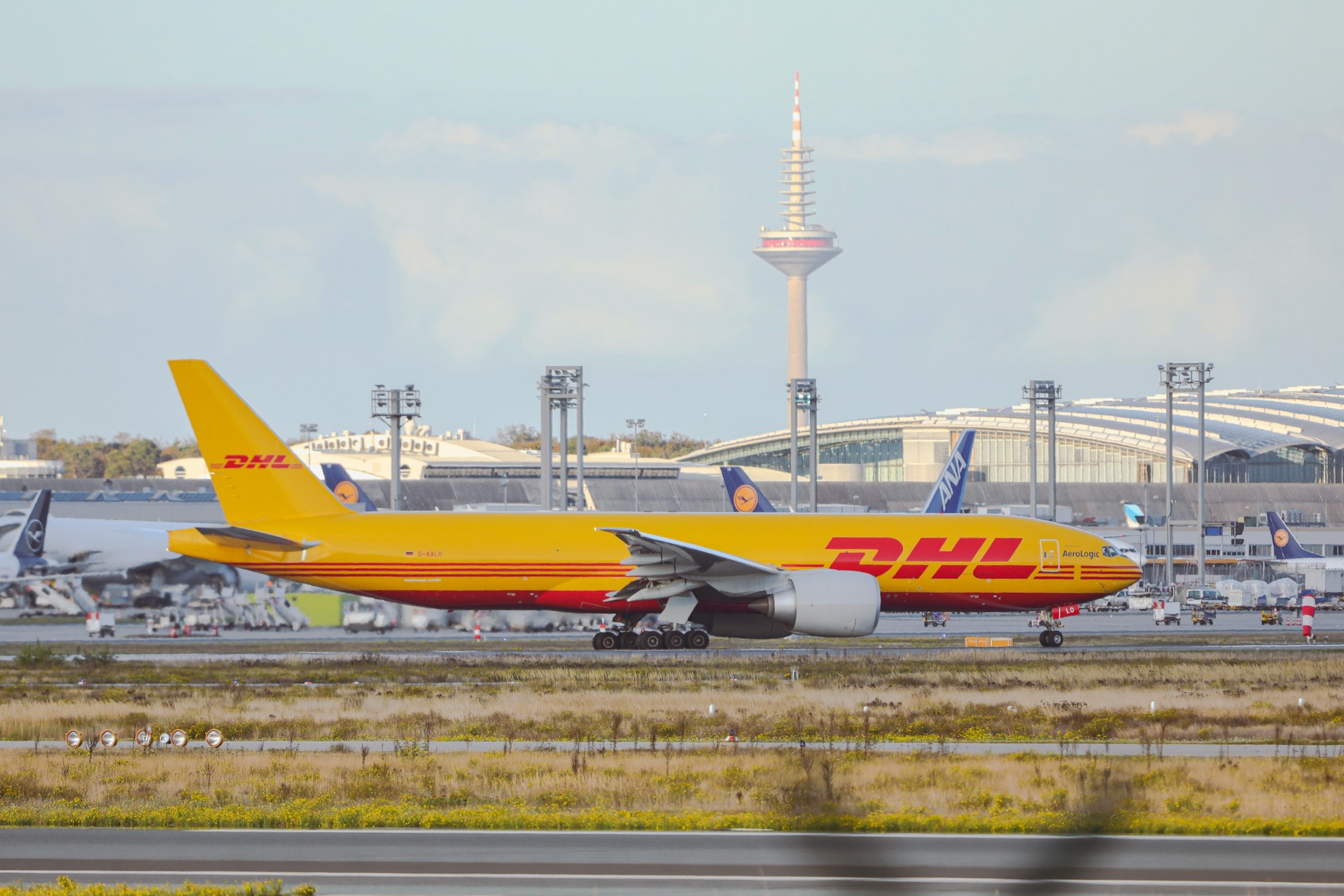 Esevel - Shipping Company Laptops Internationally With DHL 